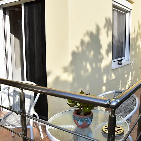 Ferienwohnung Kaponias House Aegina Exterior foto